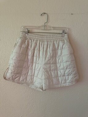 Azura Brand Quilted Cream Women's Shorts - Lightweight Puffer Style